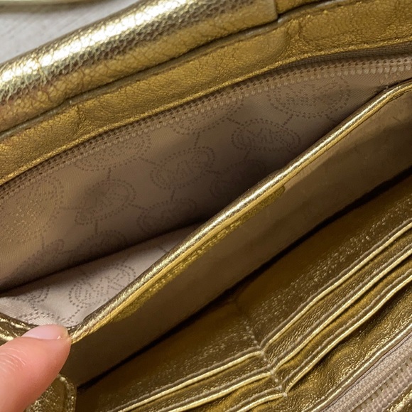 MICHAEL Michael Kors Daria Pleated Gold Clutch - Picture 16 of 16